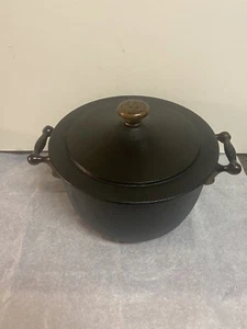 Vintage RARE GOEBEL  CAST IRON 4 Qt Cauldron W/Lid - Picture 1 of 4