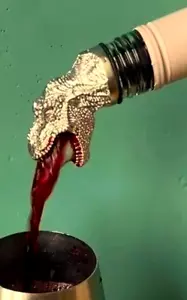 Beccuccio versatore aeratore vino "Golden" dinosauro T-Rex di SHEP - Foto 1 di 6