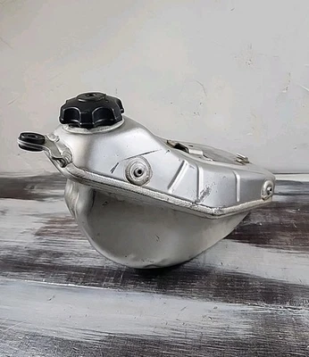 2011 - 2018 Suzuki RMZ250 Fuel Gas Tank 44110-49H10 - Image 1 of 4