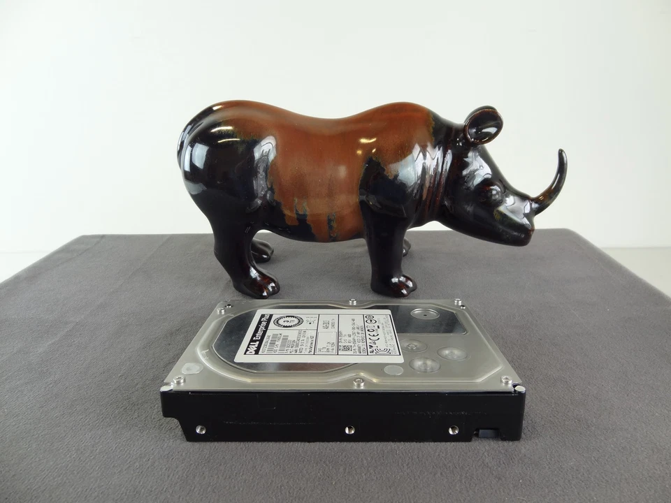 56HPY DELL EQUALLOGIC 3TB SAS 7.2K 3.5IN HARD DRIVE WITH TRAY - Image 1 of 1