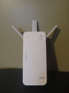D-Link WiFi Extender – Boost Wireless Signal Range – Network Accessory - Picture 1 of 5