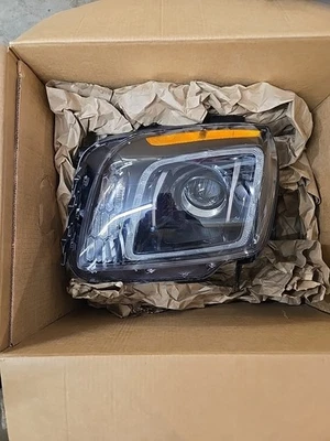 Conjunto de faros laterales derechos con lente transparente para Kia Telluride 2022. Foto 1 de 4