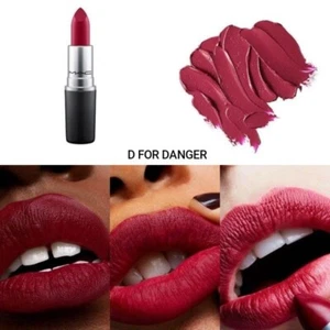 Lápiz labial mate MAC 630 D para peligro tamaño completo 0,1 oz/3G tamaño completo auténtico nuevo en caja - Imagen 1 de 3