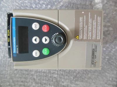Inversor Telemecanique ATV11HU09M2A ENVÍO RÁPIDO GRATUITO reacondicionado Foto 1 de 4