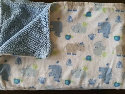 Nuby? Manta Bebé Rinoceronte Hipopótamo Estampado Animal Hojas Verdes Azul Sherpa Seguridad Foto 1 de 4