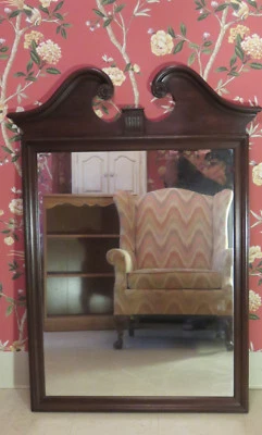 Espejo de frontón Ethan Allen Georgian Court Cherry Queen Anne  Foto 1 de 4