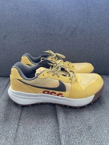 Nike ACG Lowcate Shoes Mens Size 7.5 Yellow Trail Running Outdoor DM8019-700 - Picture 1 of 9