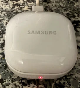 Samsung Galaxy Ear Buds FE - Graphite White Case Practically New - Photo 1 sur 9