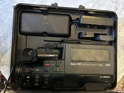 JVC SUPER VHS GF-S550 CAMCORDER Case Bundle  PARTS ONLY  - Image 1 of 2