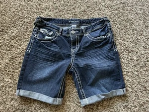 Maurices Jeansshorts Größe 7/8 dunkle Waschung dicke Nähte gebraucht, in einwandfreiem Zustand - Bild 1 von 14