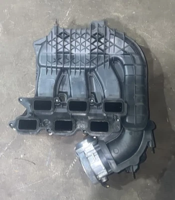 Dodge Avenger 2011-2014 - 3,6 L V6 - colector de admisión - 05184693AE Foto 1 de 2