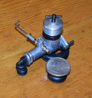 1954 Super Tigre G29 0.8cc Diesel model airplane engine .05 vintage motor Italy - Image 1 of 4