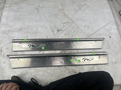 Mazda Miata 1990-1997 OEM edición M juego de molduras de umbral de puerta de metal NA 90-97 *ABOLLADURAS* Foto 1 de 4