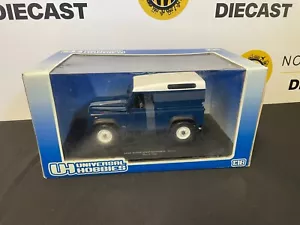 HOBBY UNIVERSALI SCALA 1:18 3841 LAND ROVER DEFENDER 90 HARD TOP BLU - Foto 1 di 5
