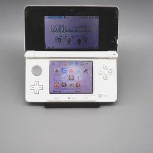 Nintendo 3DS white Console AS-IS for parts (USA Seller) - Picture 1 of 9