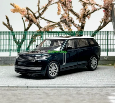 GB LCD 1:64 Green 2022 Range Rover Luxury SUV Sports Model Diecast Collect Car - Image 1 of 4