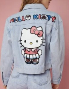 Hello Kitty Light Wash Denim Button Up Long Sleeve Womens Jean Jacket Size S 4 - Picture 1 of 5
