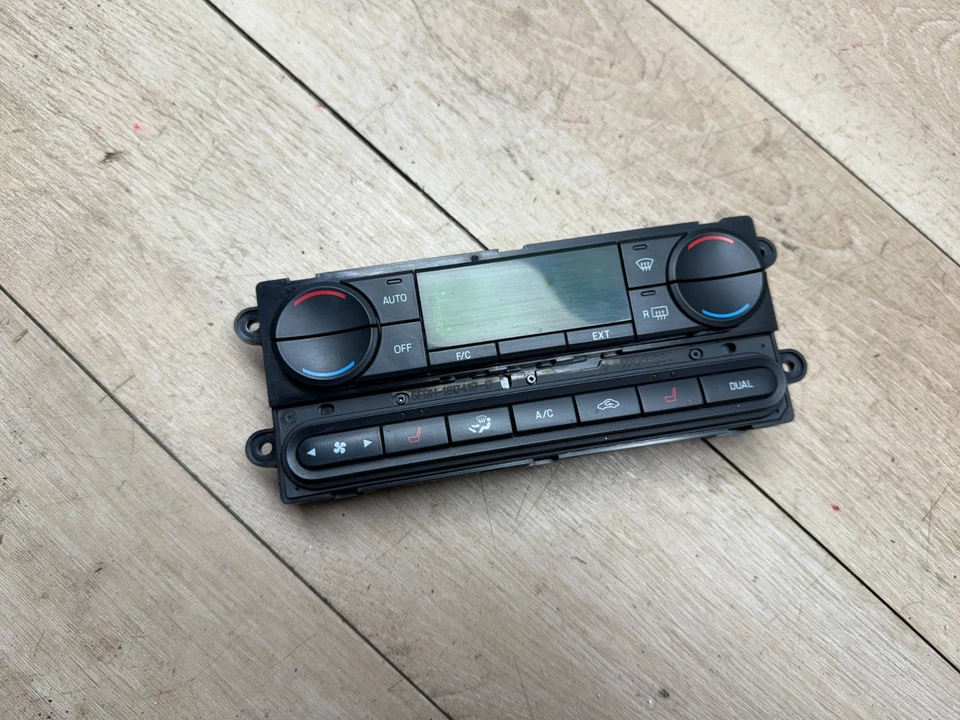 FORD FIVE HUNDRED 05-07 OEM  A.C HEATER CLIMATE CONTROL UNIT SWITCH - Image 1 of 4