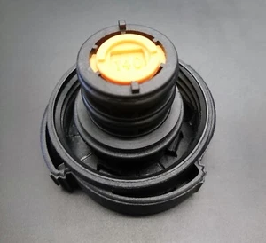 Land Rover Expansion Tank Cap - PCD000070 Disco 2 TD5 / Range Rover P38 / L322 - Picture 1 of 3