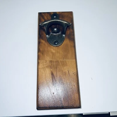 Abridor de botellas de madera rústico retro montado en la pared con abrebotellas de latón 8x3 Foto 1 de 4