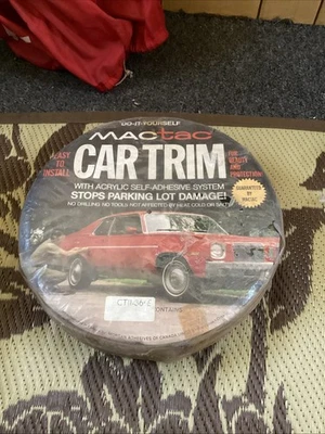 Moldura de puerta lateral vintage clásica para carrocería de coche rojo Mactac NOS Omega en cubierta Foto 1 de 4