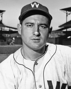 Washington Senators EARLY WYNN Glossy 8x10 Photo Baseball Poster Print HOF 72 - Picture 1 of 1
