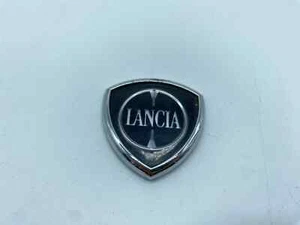 SCRITTA LANCIA LOGO EMBLEMA SIGA BADGE FREGIO POSTERIORE ORIGINALE - Imagen 1 de 5