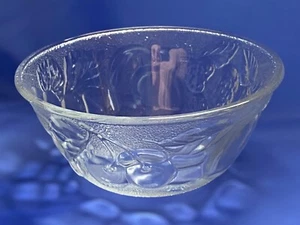Small Clear Glass Fruit Bowl Embossed Fruit Design Vintage Retro Fidenza Made in - Picture 1 of 6