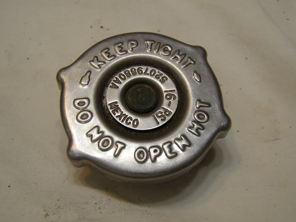 OEM 2009 Chrysler Town & Country 3.8 Liter V-6 Radiator Cap 52079880AA - Image 1 of 2