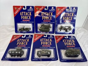 Soldat Bär Angriffstruppe YAT MING Druckguss Metall sechs Militärfahrzeuge NEU - Bild 1 von 13