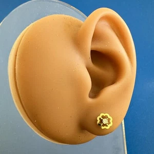 Vintage 18K Yellow Gold Round Diamond Flower Shape Screw Back Stud Earrings - Picture 1 of 6