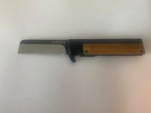GERBER FOLDING KNIFE-PLEDGE - Picture 1 of 3
