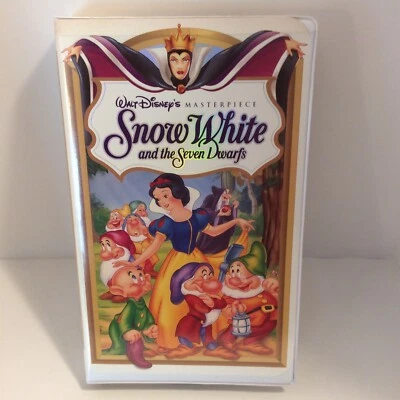 RARE Snow White and the Seven Dwarfs VHS, Walt Disney Masterpiece collection - Image 1 of 4