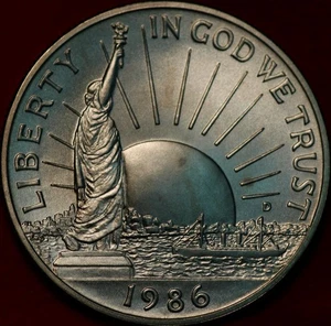 Uncirculated 1986-D Denver Mint Statue of Liberty Clad Comm Half Dollar - Picture 1 of 2