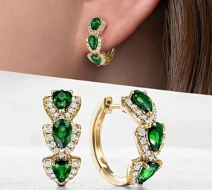 Goldene Herzförmige Ohrringe mit synthetischem Zirkonia,süße Creolen - Bild 1 von 1