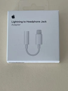 Apple Adattatore da Lightning a Cuffie Jack 3.5mm,Bianco,A1739,Nuovo-Sigillato,MMX62AM/A - Foto 1 di 12
