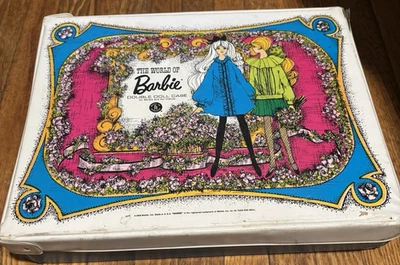 Vintage World of Barbie Doll Case/Trunk with 4 Barbies Free Shipping - Image 1 of 3