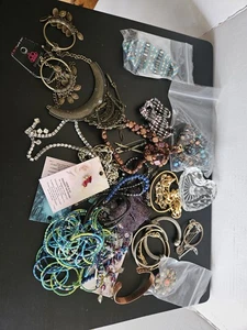 Lote de pulseras collares de joyería  - Imagen 1 de 6