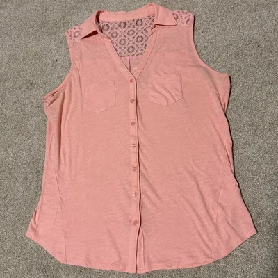 New York & Company 女式衬衫上衣无袖纽扣 V 领蕾丝粉色,M 码 — 第 1/4 张图片