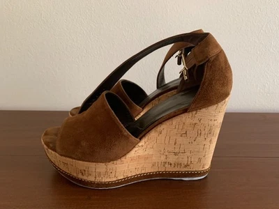 Sandalias de cuña Stuart Weitzman marrón gamuza corcho 7,5 EE. UU. Foto 1 de 4