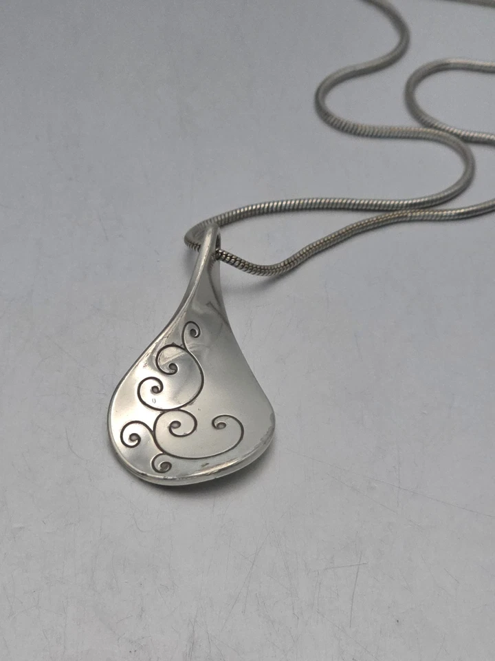 Collar Giratorio Brighton De Colección Remolino Reversible Placa de Plata Grabado Desplazamiento Foto 1 de 4