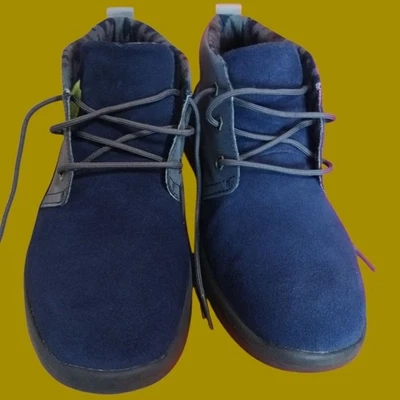 Botas Chukka UGG Azul Juvenil Reflectantes Canoa Azul Marino Color Talla 6 Foto 1 de 4