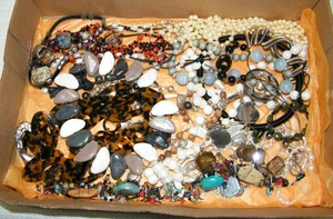 3 Pfund Konvolut tragbarer Modeschmuck mit polierten Steinen - Bild 1 von 3