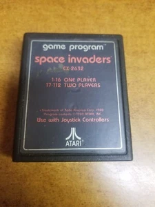 Space Invaders (Atari 2600, 1980) - Picture 1 of 2