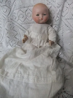 Bébé AM 341/2_yeux Bleu_Bouche fermée_ 28cm  Porcelaine corps Articulé - Photo 1/4