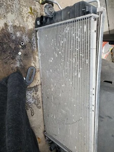1999 2000 2001 2002 2003 2004 2005 CADILLAC DEVILLE COOLING RADIATOR - Picture 1 of 2