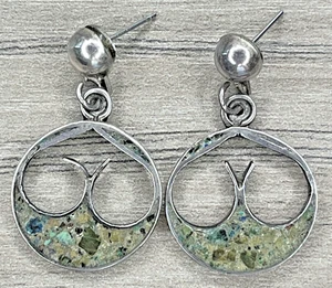 Unique Signed Sterling 925 Green Chip Inlay Dangle Post Earrings Bat Halloween - Picture 1 of 8
