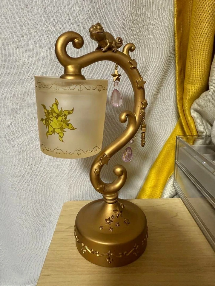 Disney Store Japan FEEL LIKE RAPUNZEL Tangled Pascal LED Light 2024 - Image 1 of 3