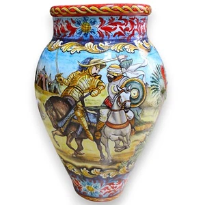 Giara gigante h 72 cm ca. ceramica di Caltagirone decoro con scene di battaglie  - Imagen 1 de 10
