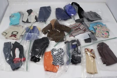 Lote de ropa, trajes, accesorios, zapatos vintage de moda surtidos de Barbie Foto 1 de 4